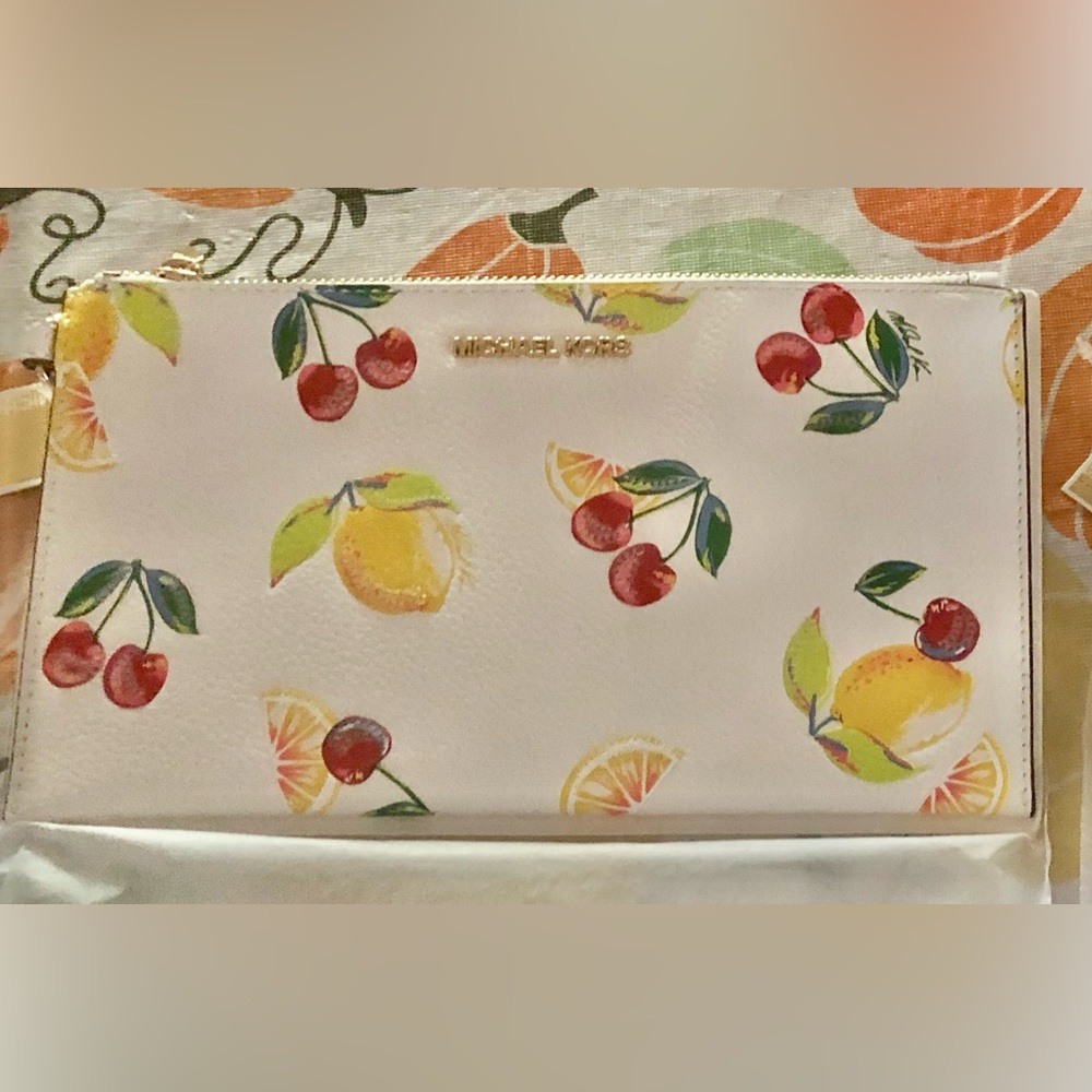 Michael Kors Large Wristlet White